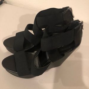 Bcbg wedges!!